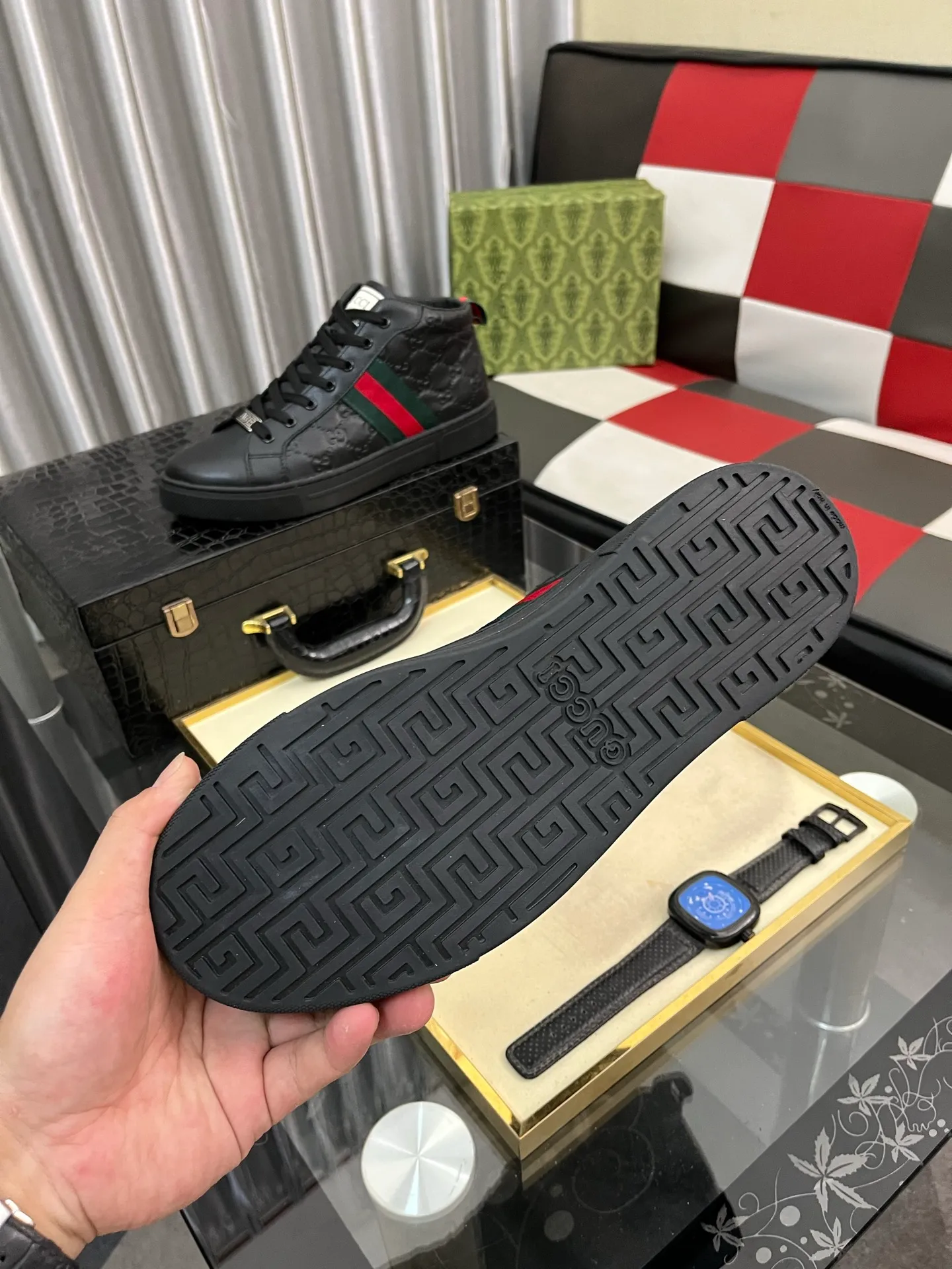 Men's shoes 💰460⌚️⌚️ 2025 new GUCCI Gucci 👊🏻 Upper 🇮🇹 imported first-layer cowhide 🇩🇪 lining imported sheepskin lining. The original outsole is molded to reflect the identity of every man, and the upper foot is elegant and stable🚶🏻🚶🏻The high-end custom counters reproduce the original version📯The shoe last remains unchanged regardless of wind and rain, and can withstand the verification of time🔍️,🔵 Size: 38-44.